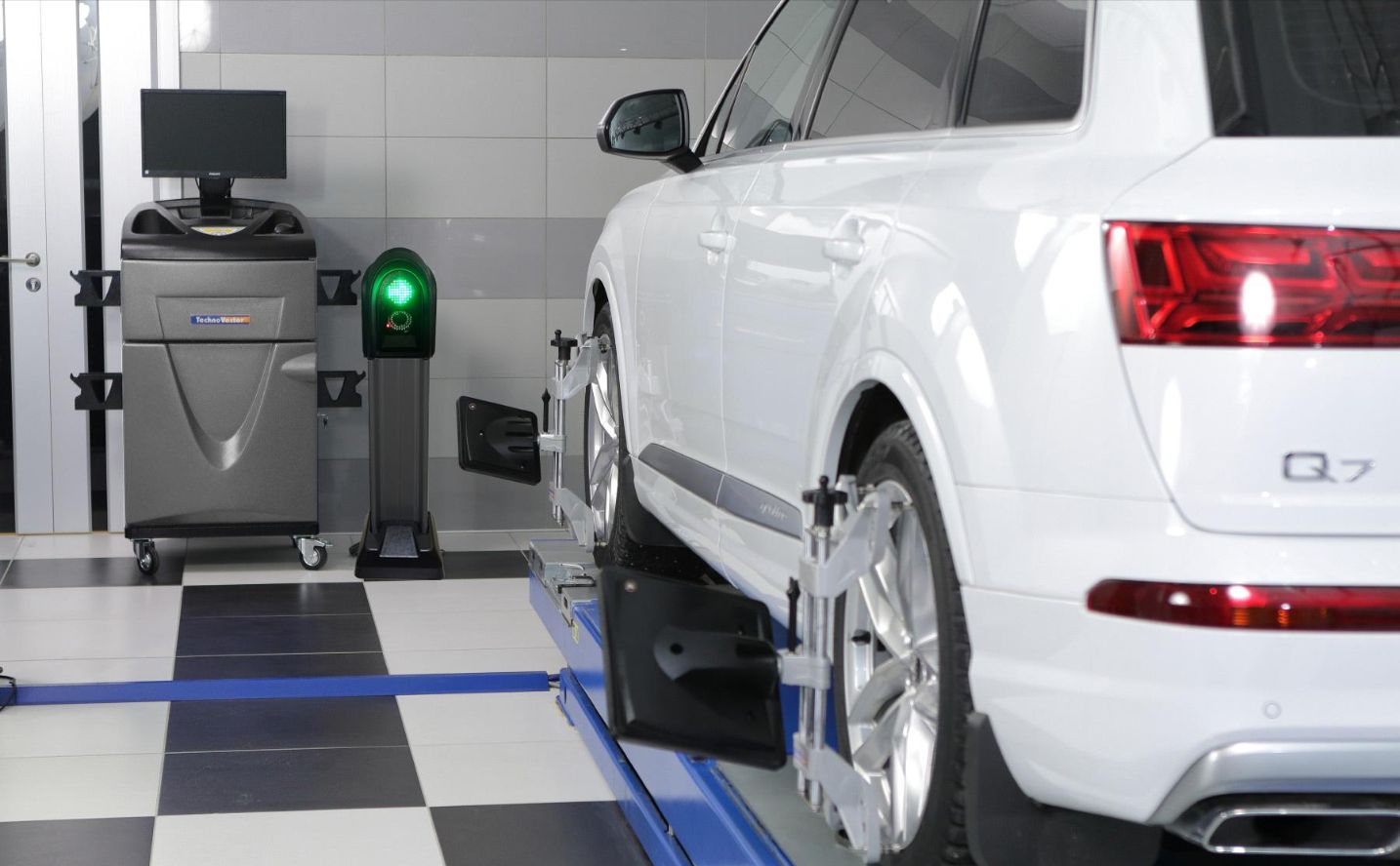 Сход-развал